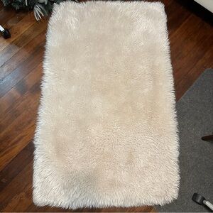 Pottery Barn Faux Fur Rug / Throw – Ivory / Cream – 50” x 32”
